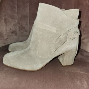 Franco Sarto Pamela Leather Suede Block Heel Square Teo Side Bow boots size 8.5M